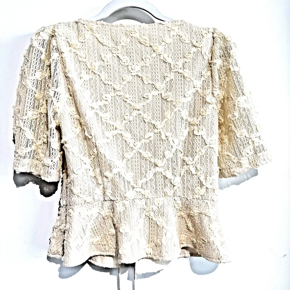 ASTR the Label Cherian Floral Appliqué Lace Top peplum Cream Fairy coquette Sz-S